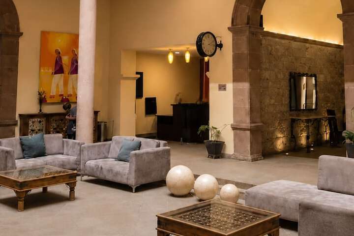 Guest Lobby