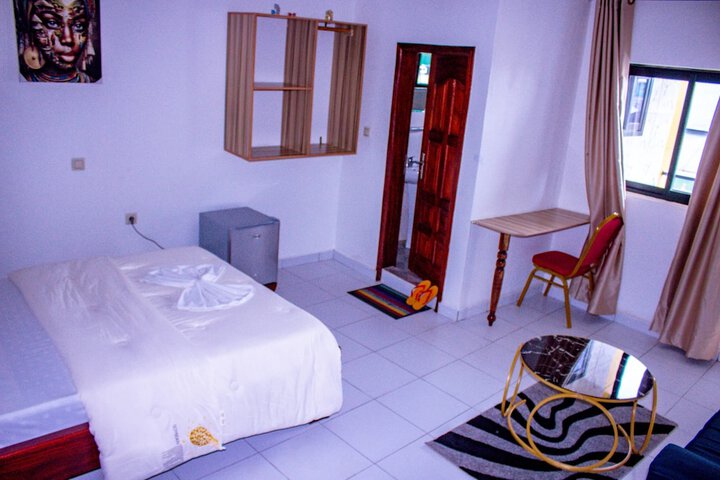 Room 6 of 22