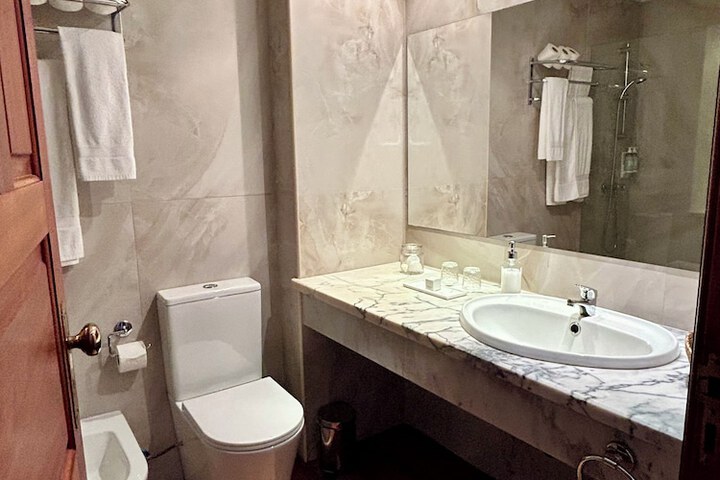 Room 40 of 54