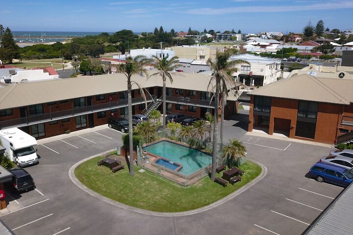 Pool Hotel