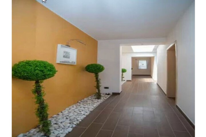 Ballroom/Hall 36 of 42