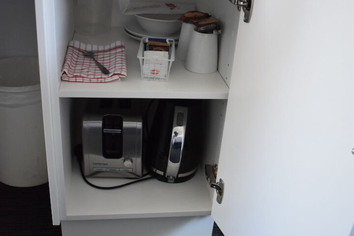 Room 11 of 24