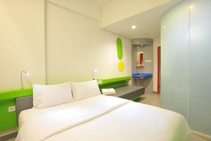 Room 9 of 24