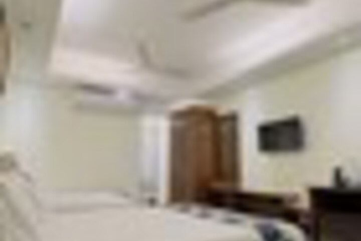 Room 65 of 117