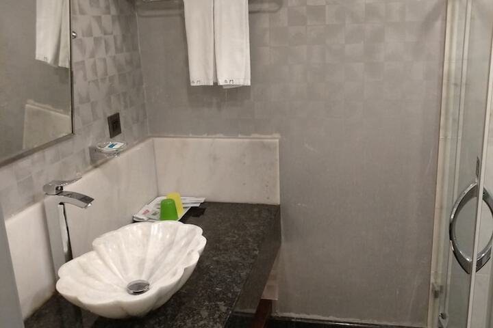 Room 40 of 61