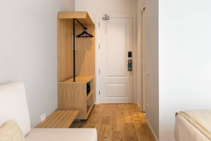 Room 37 of 108