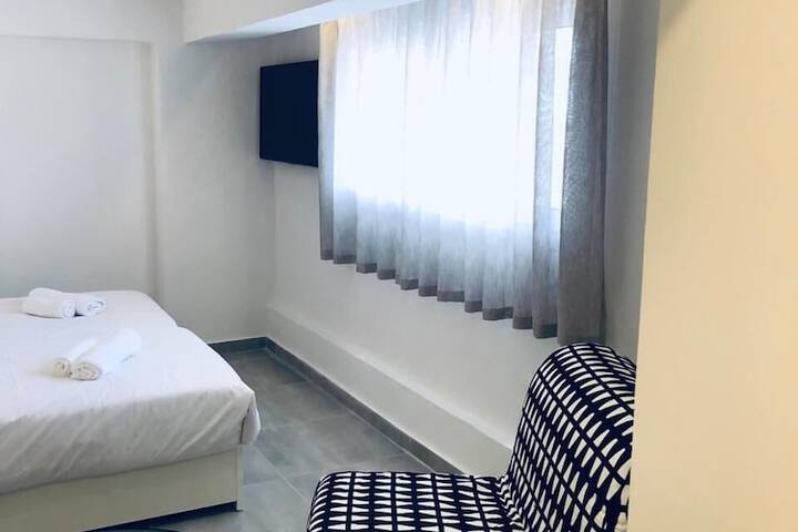 Room 52 of 99