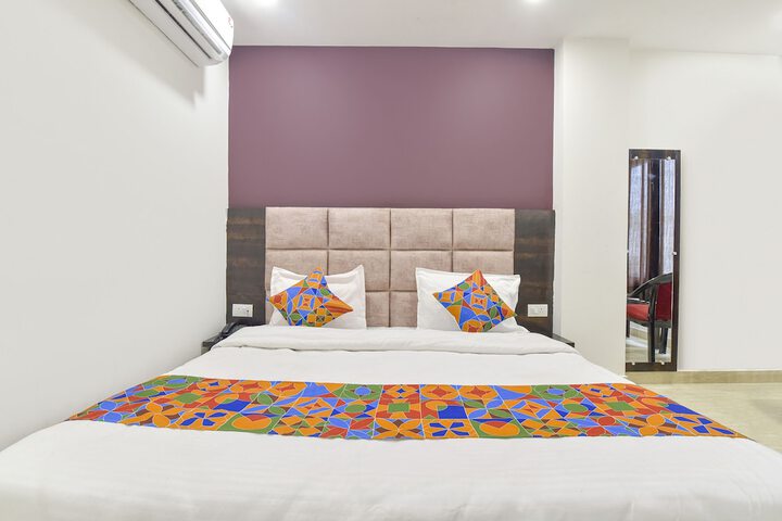Room 16 of 34