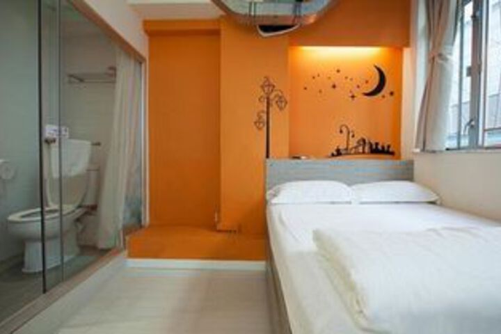 Room 20 of 93