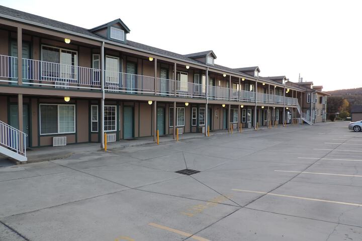 Property Grounds 20 of 28