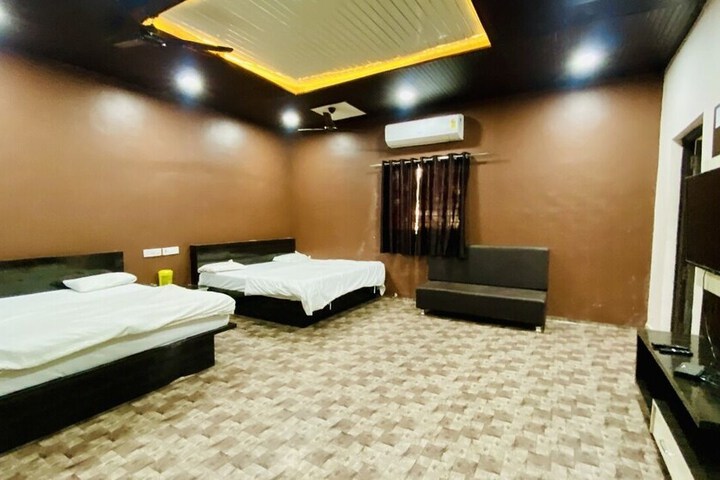 Room 21 of 32