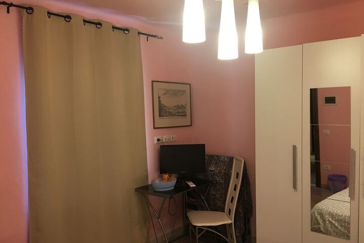 Room 10 of 42