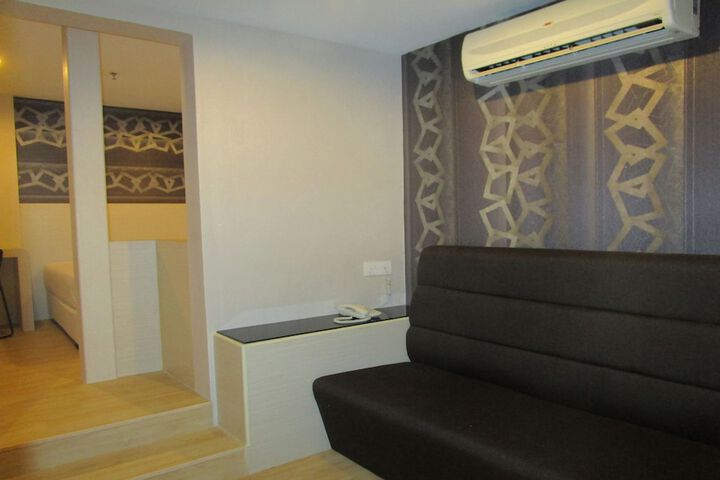 Room 27 of 36