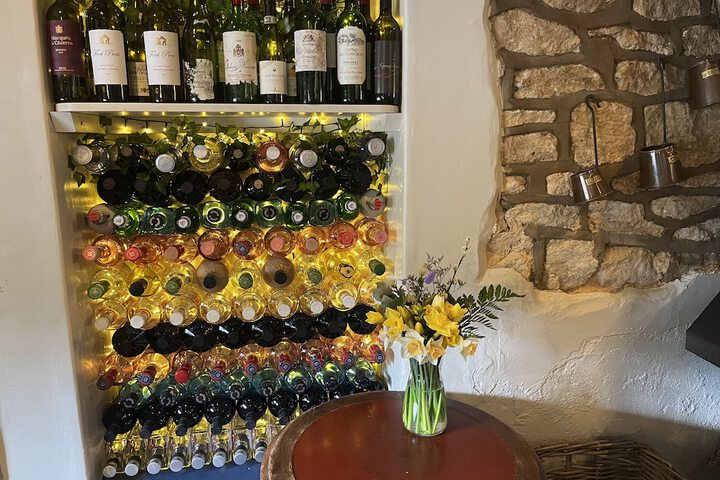 Lounge 24 of 24