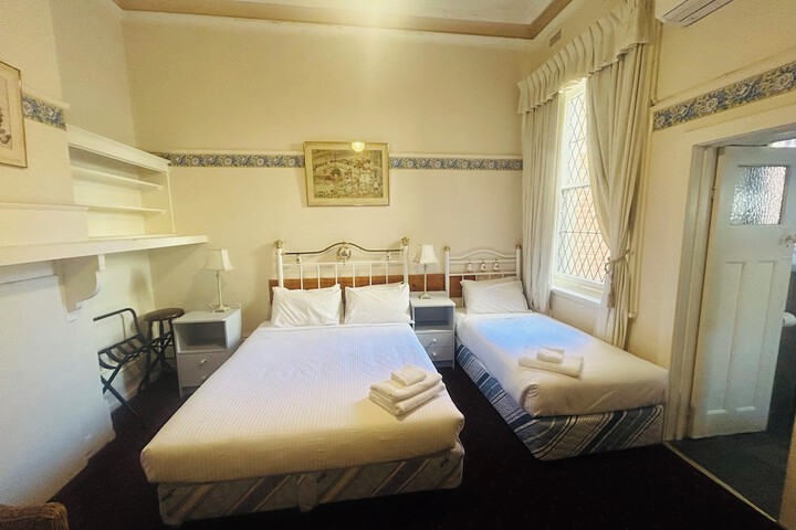 Room 10 of 30