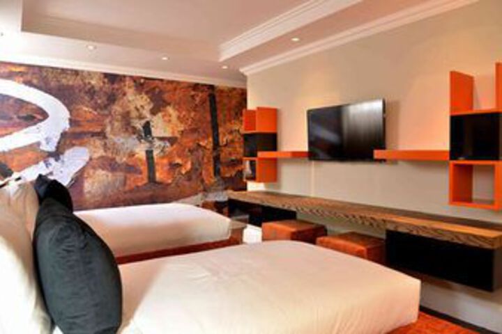 Room 12 of 36