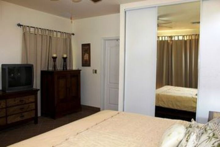 Room 35 of 181