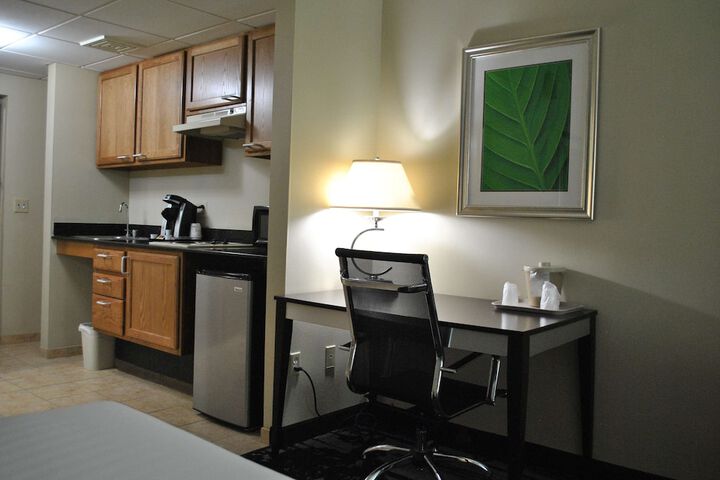 2 Double Beds Microwave and Refrigerator WiFi Full Breakfast (8 of 11)
