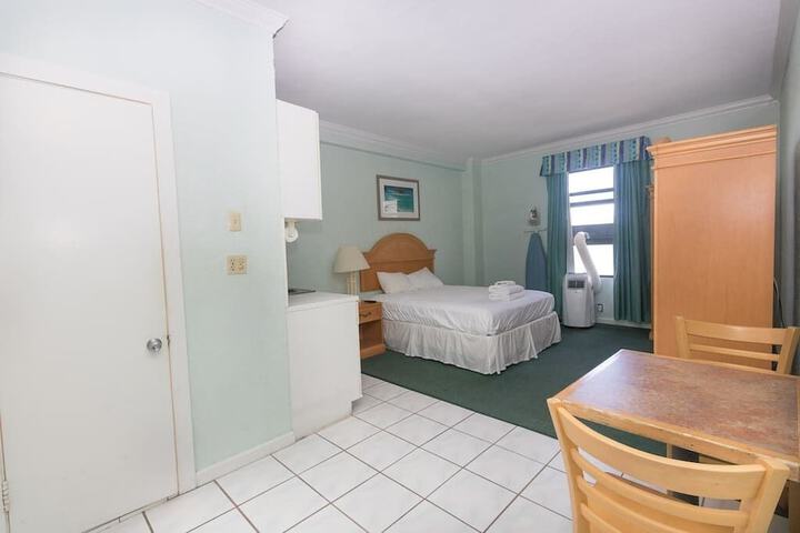 Room 3 of 22