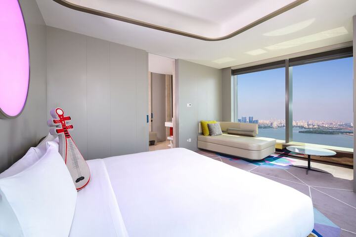 Room 29 of 168