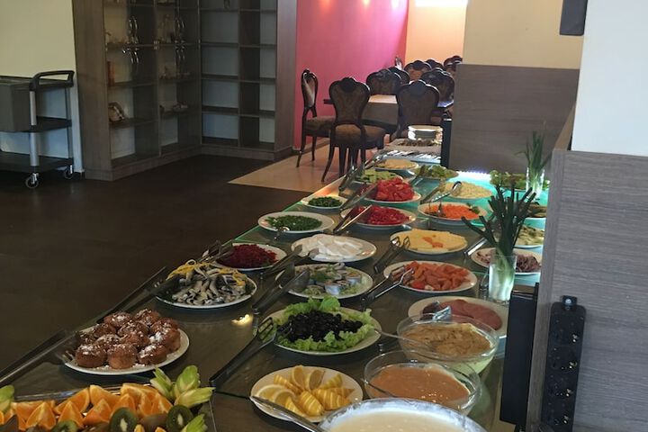 Dining 120 of 153