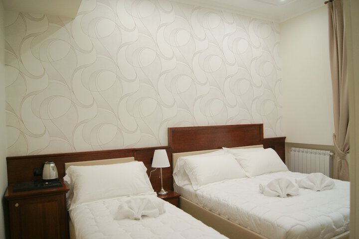 Room 7 of 24