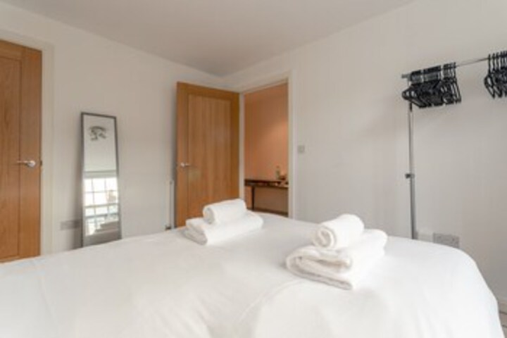 Room 15 of 22