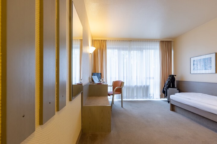 Room 16 of 47