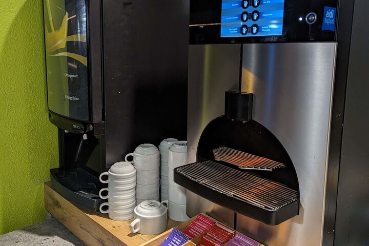 Breakfast/Coffee Service 29 of 39