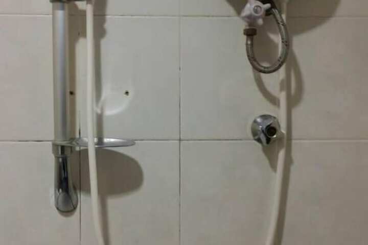 Room 7 of 9