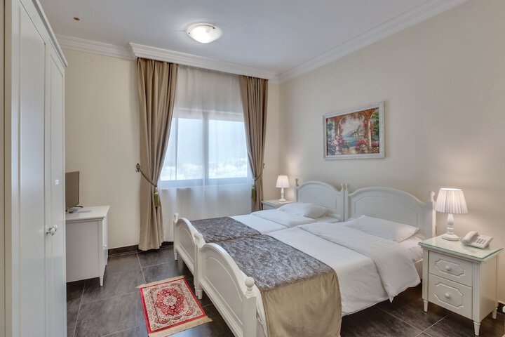 Room 9 of 15