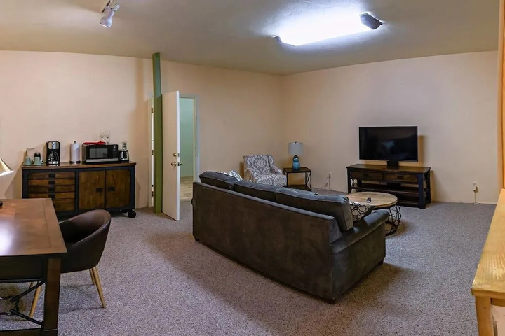 Room 9 of 9