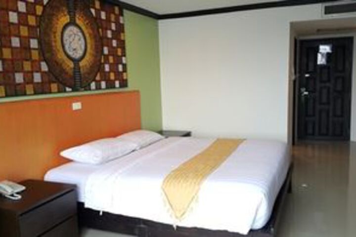 Room 35 of 103