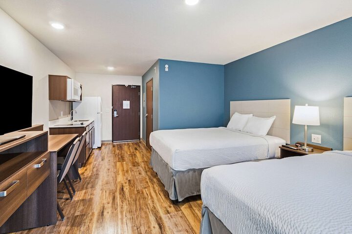 1 Queen Bed Accessible (14 of 24)