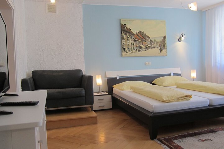 Room 5 of 24