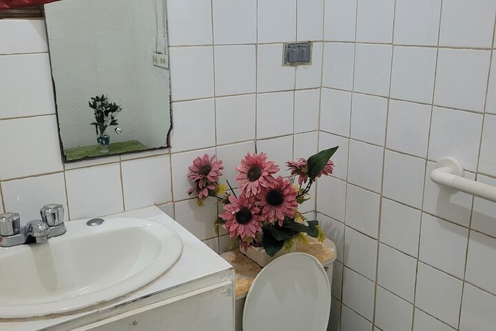 Room 48 of 80