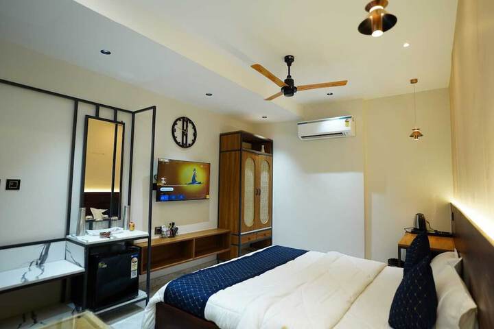 Room 25 of 40