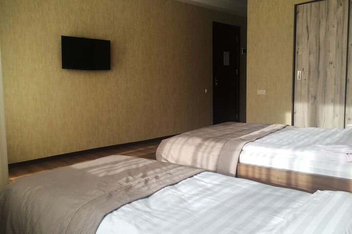 Room 21 of 53