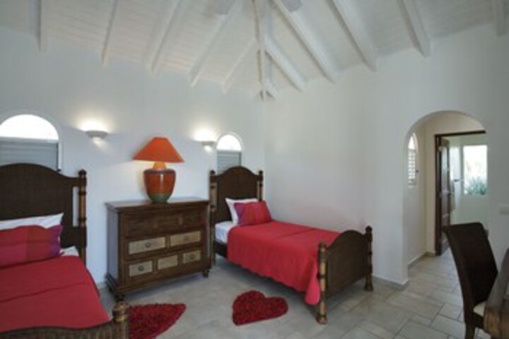Room 16 of 21