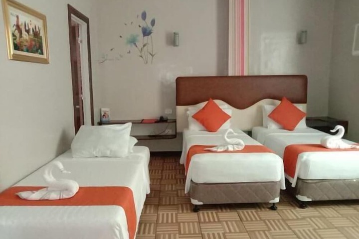 Room 12 of 35
