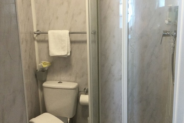 Room 107 of 170