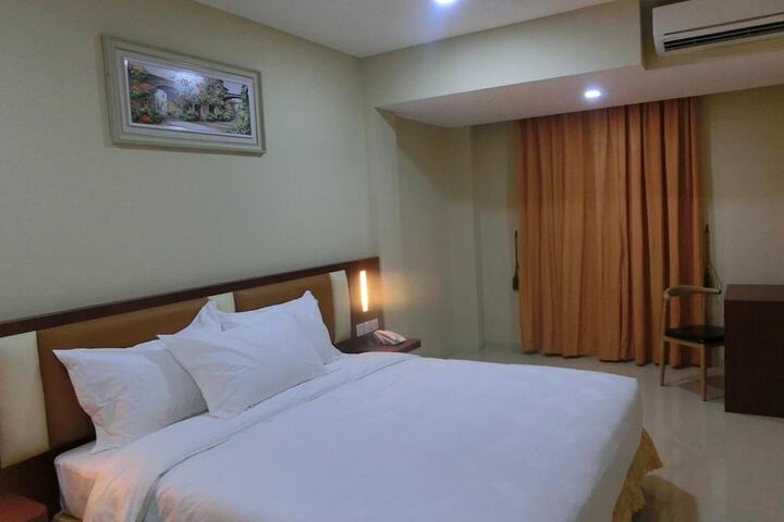 Room 25 of 49