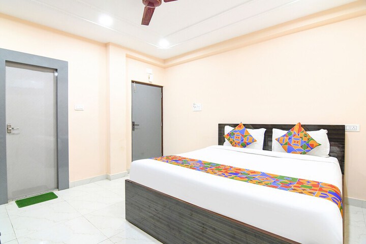 Room 28 of 32