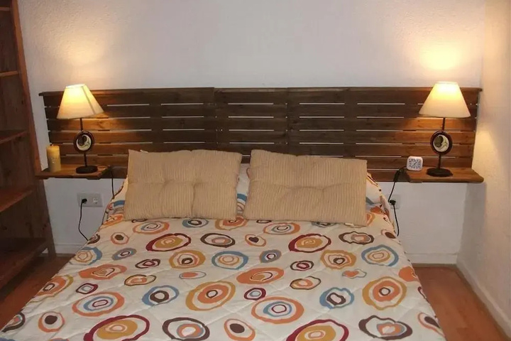 Room 2 of 8