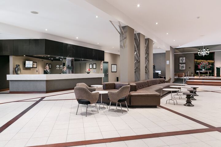 Entrance & Lobby