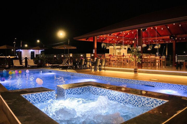 Pool 25 of 56