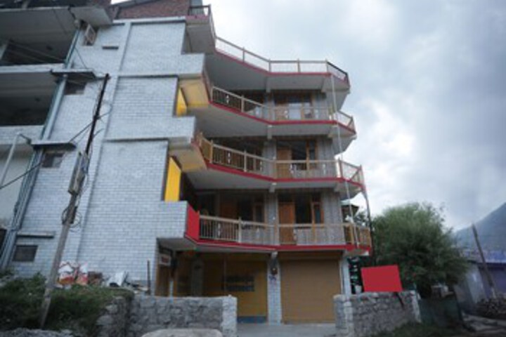 OYO 14401 Home Delightful Studio Naggar Road