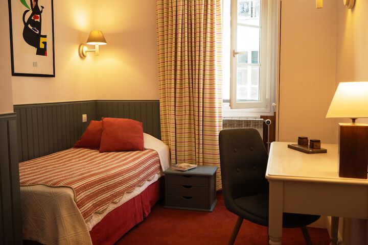 Room 8 of 31