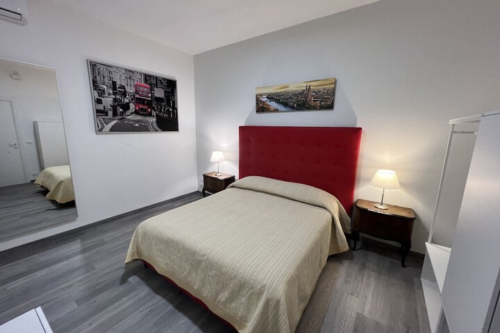 Room 6 of 34