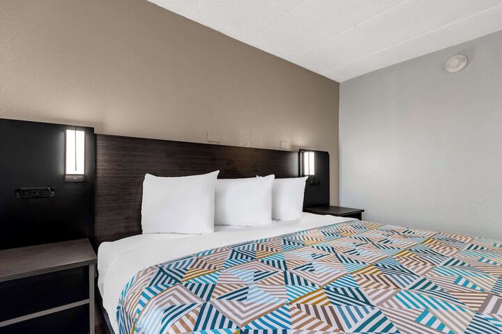 Room 21 of 40